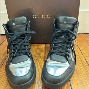 GUCCI MEN'S HIGH TOP CONTRAST PADDED LEATHER SNEAKER